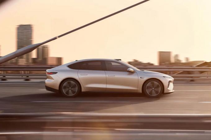 Nio Et7 Vier deuren en vijf zitplaatsen 2